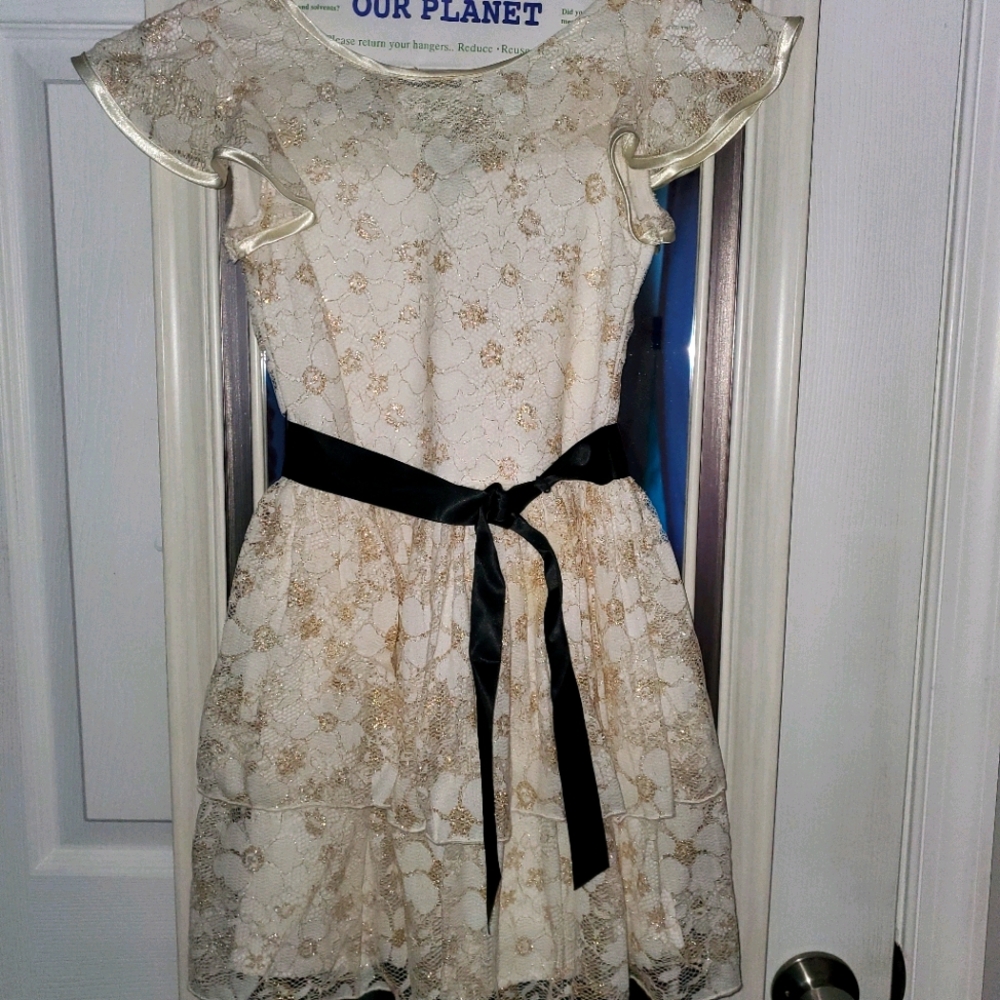 Girls size 6 Bonnie Jean lace dress